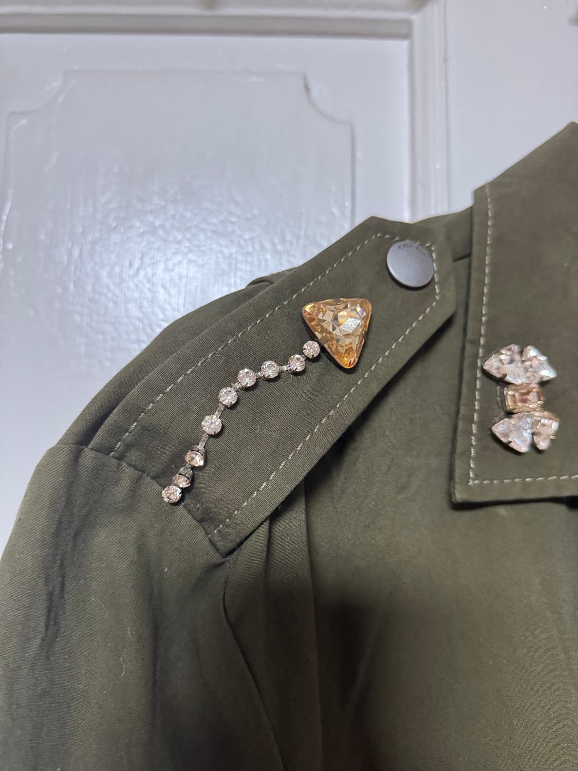 코치 카키색 큐빅 봄버 자켓 상품이미지3