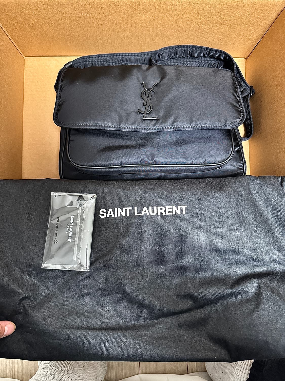 생로랑 니키 카메라 나일론 메신저백 라지 757146 상품이미지1