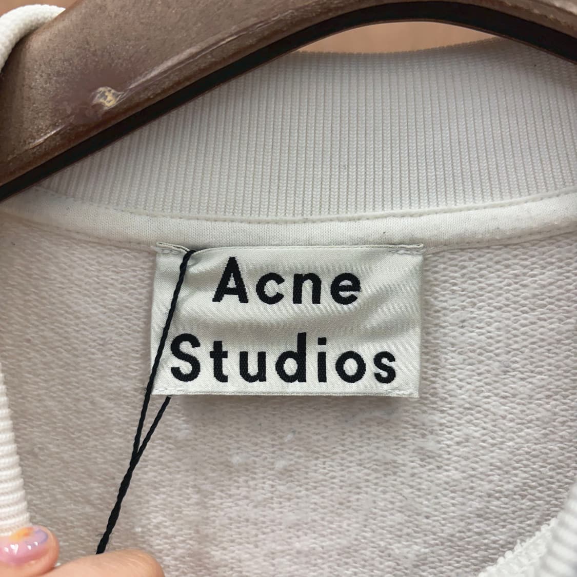 아크네 스튜디오 모크넥 크롭 맨투맨 무지 사이드 지퍼 디테일 화이트 상품이미지7