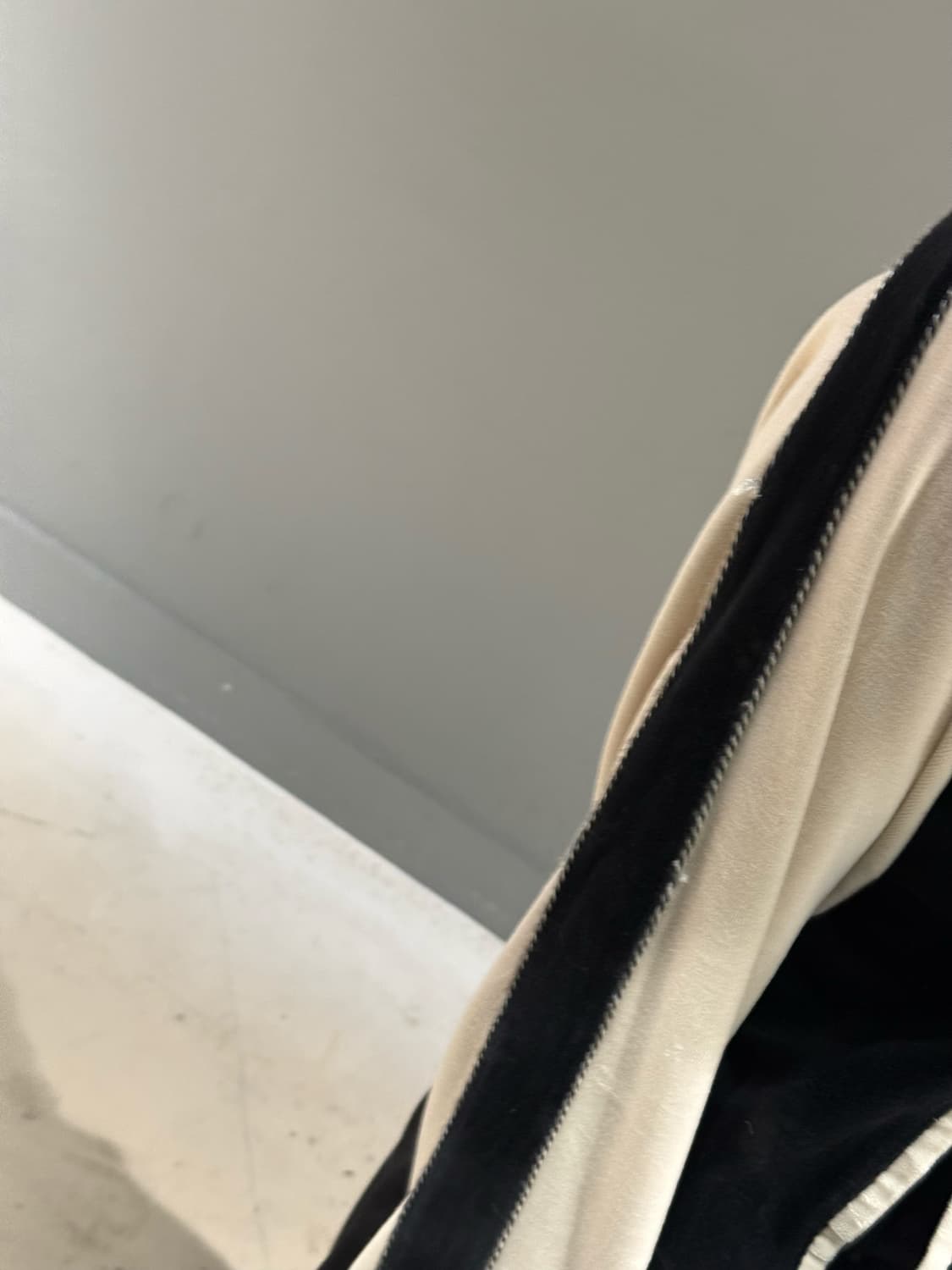 raglan 2-way velvet hood zip-up 상품이미지4