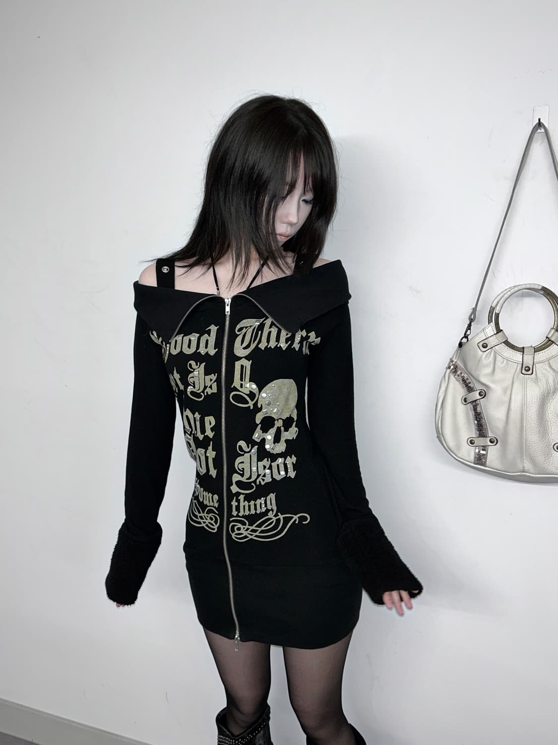 스트랩 하이넥 펑크 레터링 집업 상품이미지1