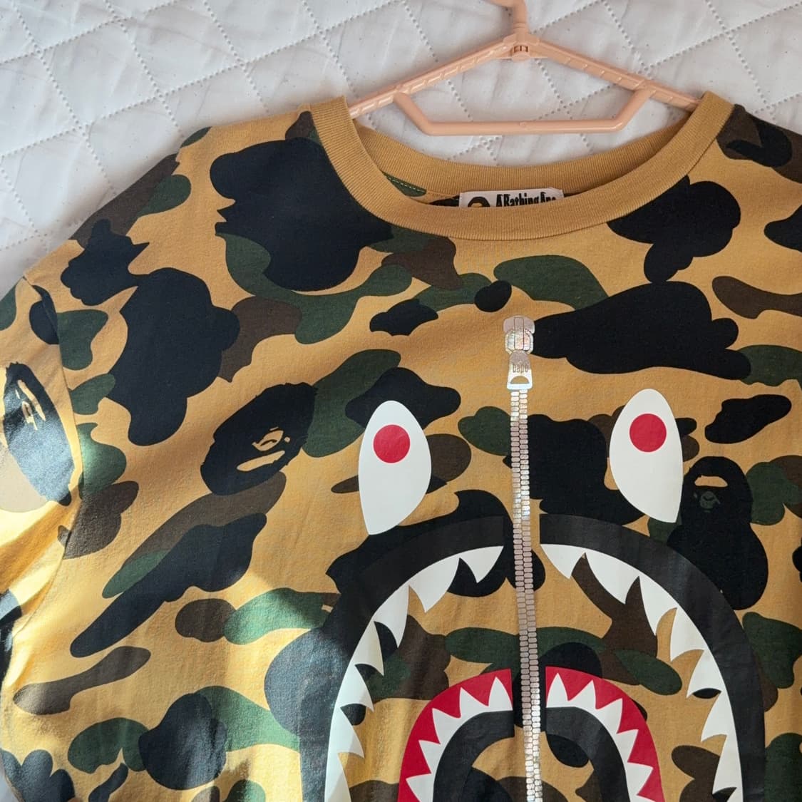 Bape shark camo T-shirt 상품이미지2