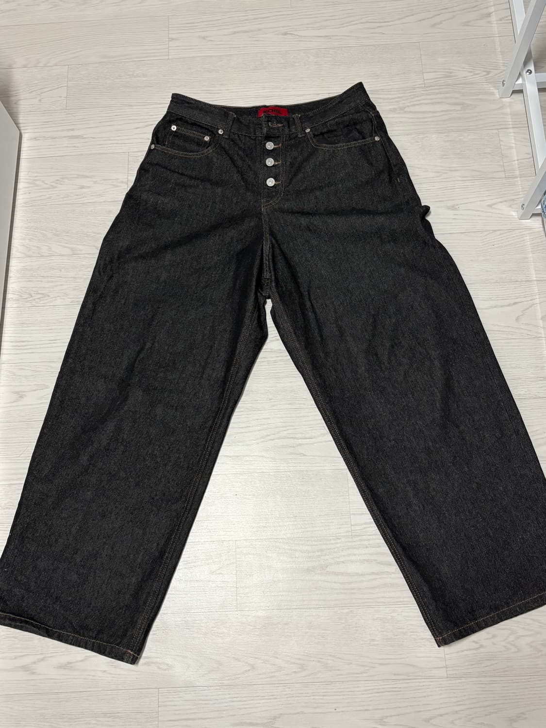 기철 버튼플라이 커브드 팬츠 상품이미지2