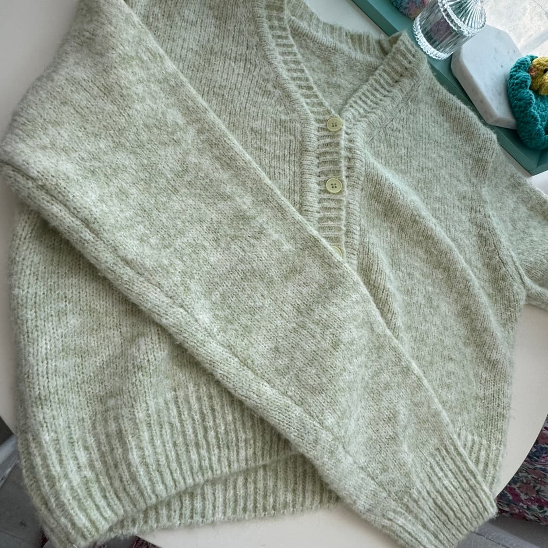 연두빛 브이넥 니트 가디건 상품이미지6