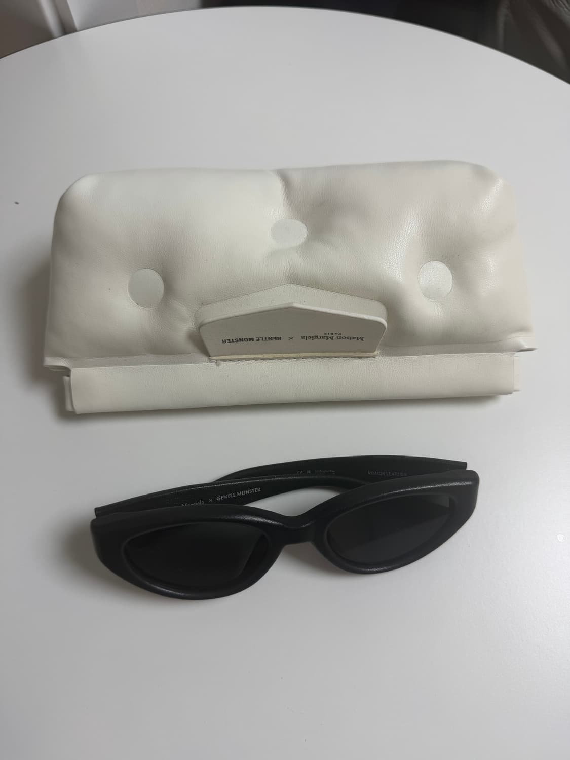 젠틀몬스터 X 메종 마르지엘라 MM108 레더 블랙 (MM108-L01  상품이미지2