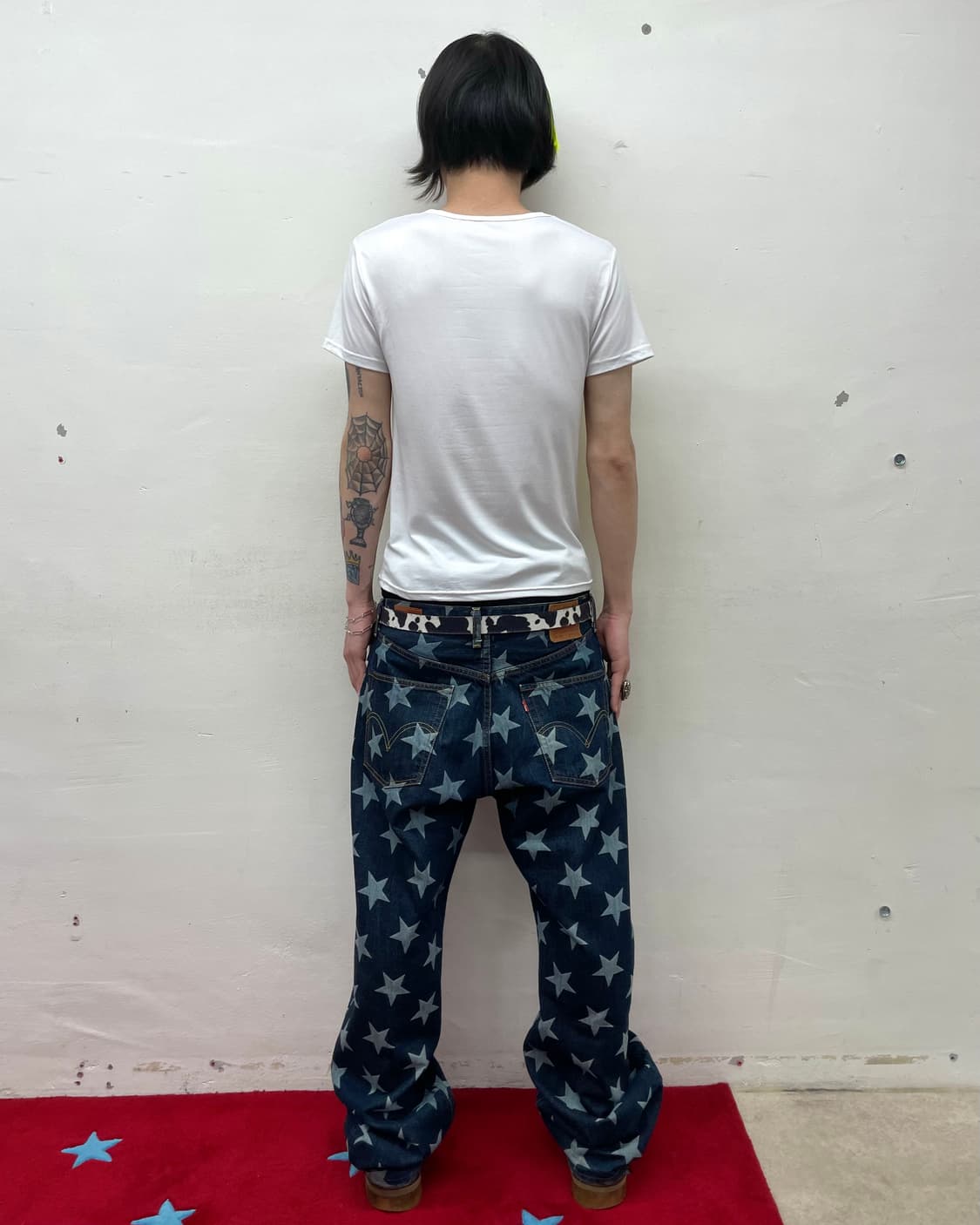 giant finger T-shirt  상품이미지4