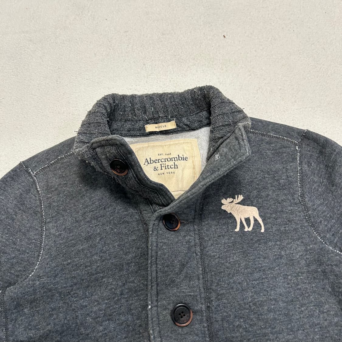 Abercrombie gray button neck zip-up 상품이미지5