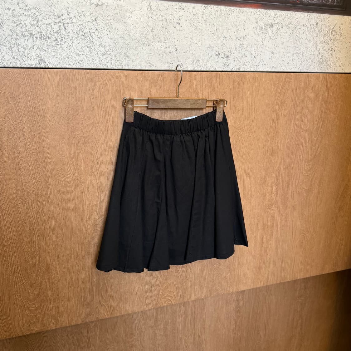 빈티지 밴딩 미디 스커트 사이드 핀턱 디테일 A라인 블랙 상품이미지2