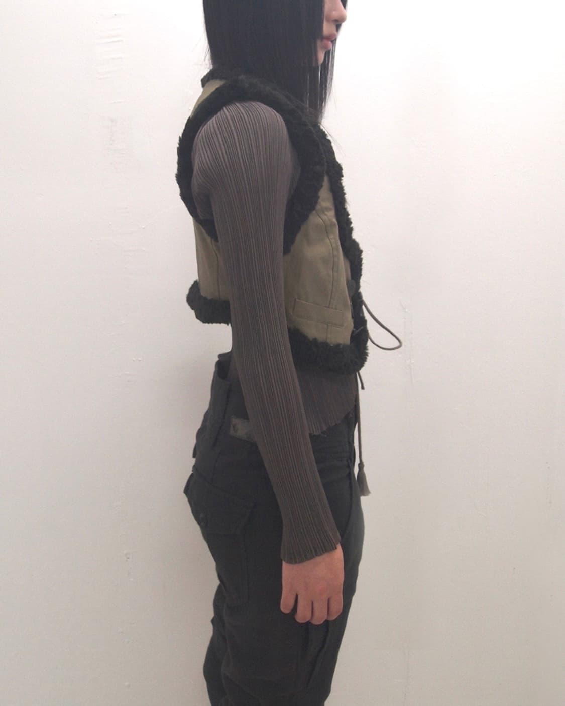 Olive antique button fur mini vest  상품이미지1