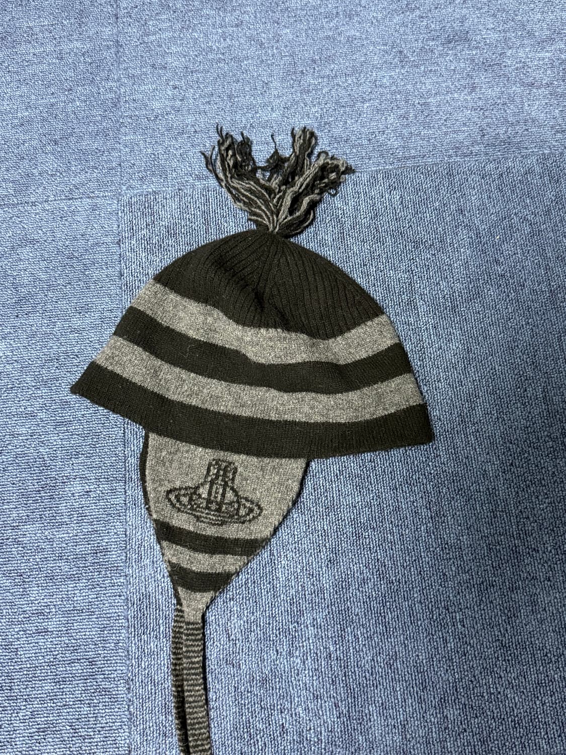 비비안 웨스트우드 이어플랩 비니 상품이미지1