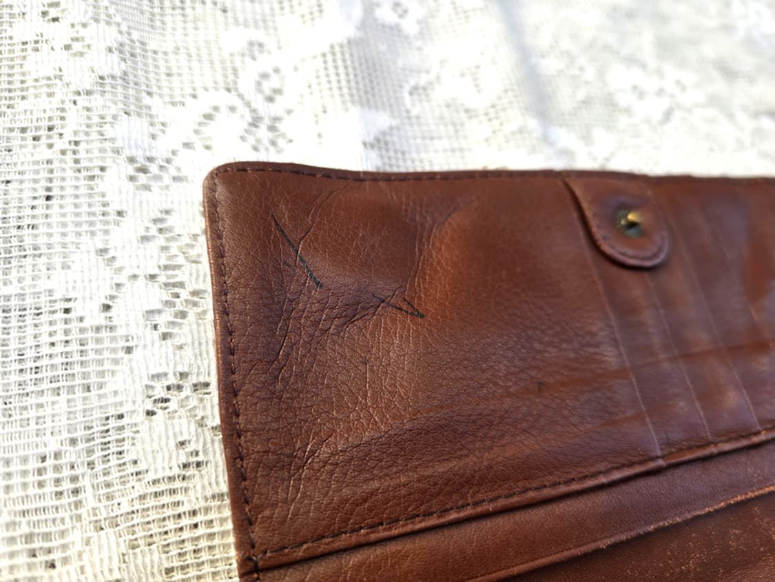 캐서린 햄넷 장미 가죽 지갑 상품이미지6