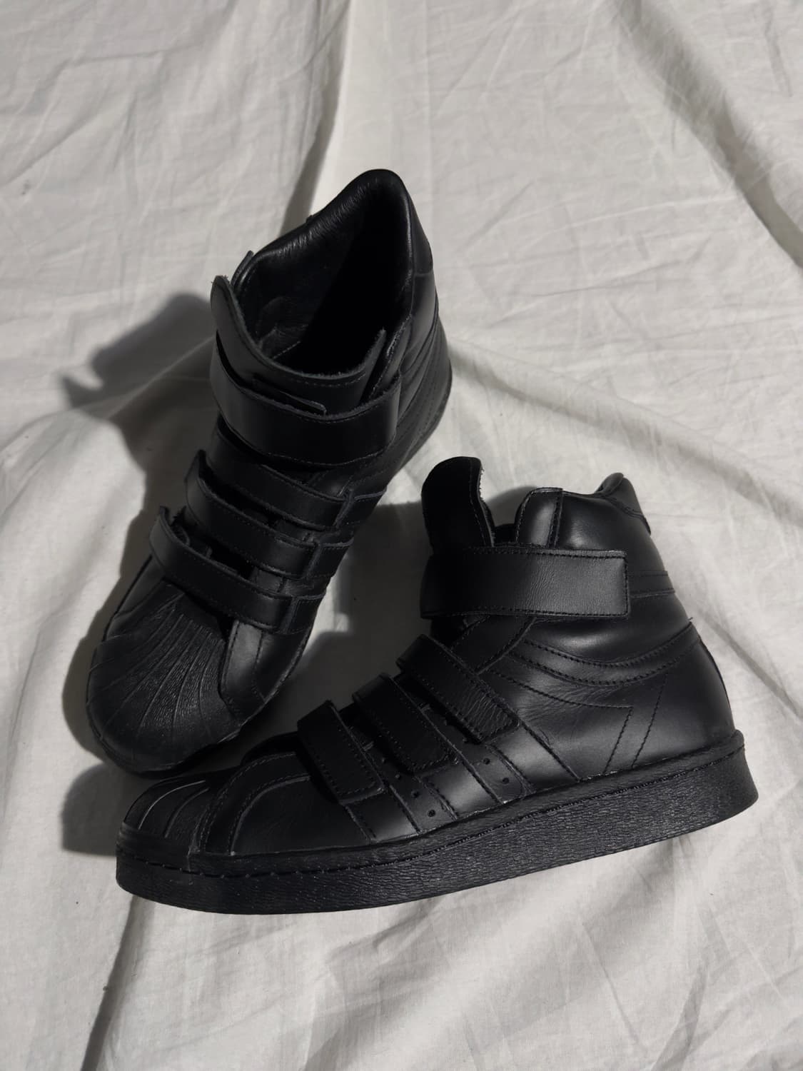 준지 x 아디다스 4스트랩 하이탑 스니커즈 상품이미지1