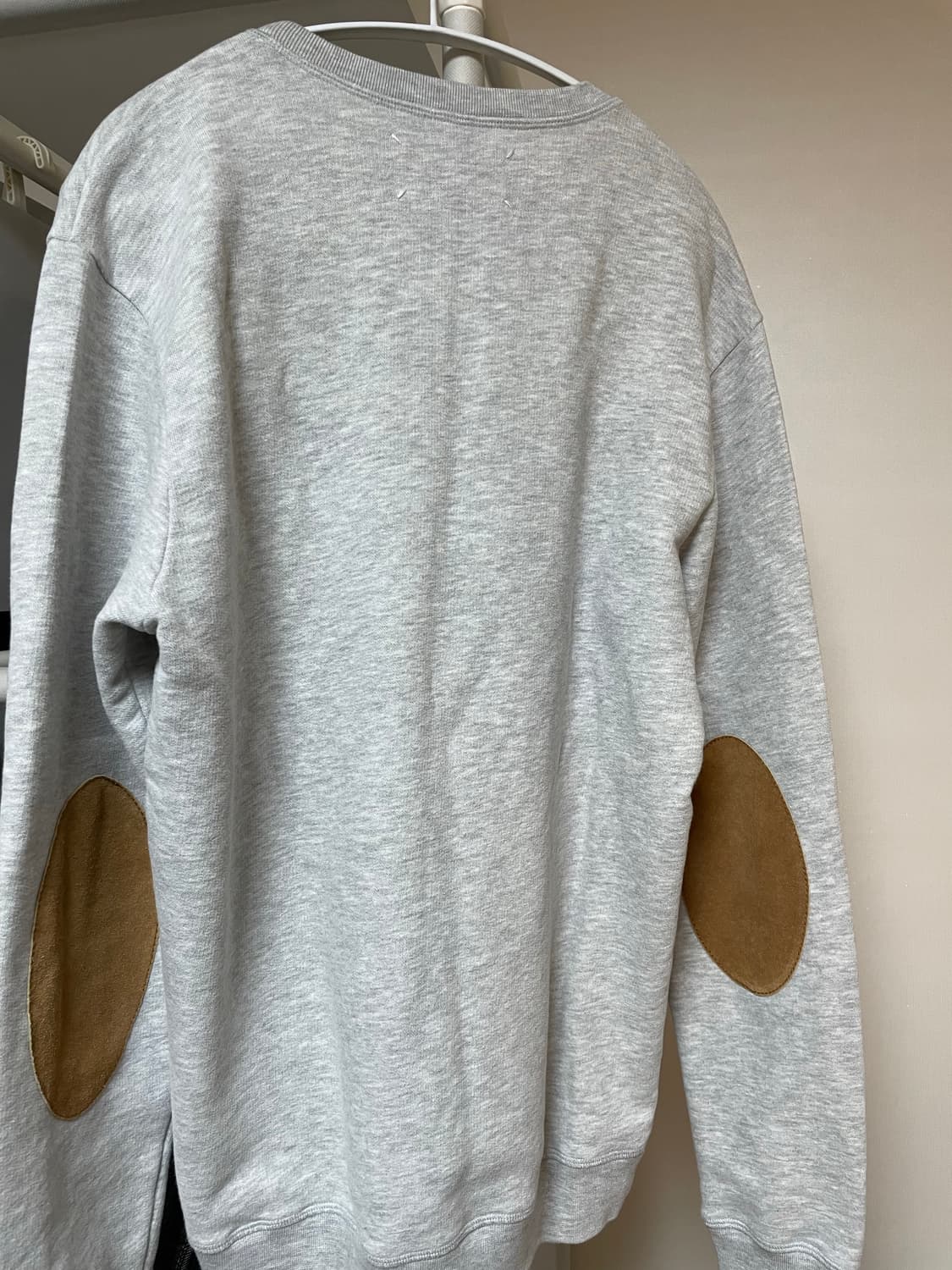 마르지엘라 엘보패치 맨투맨 46 상품이미지1