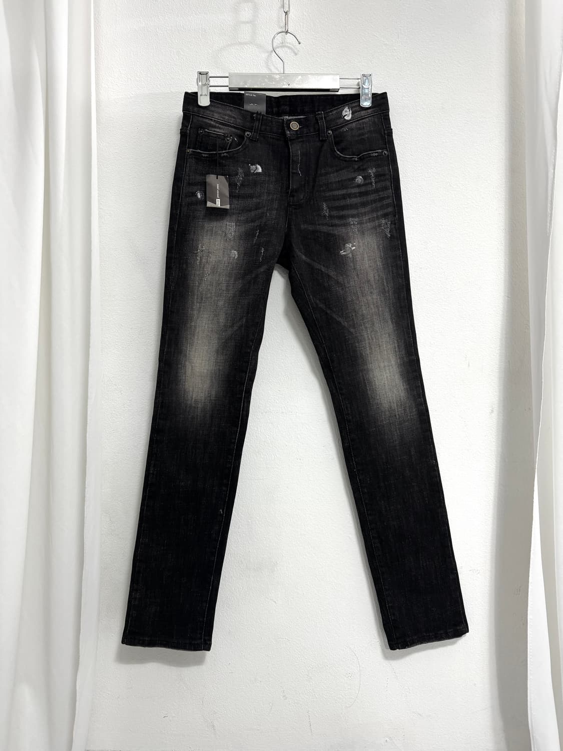 Distressed Straight Skinny Pants 상품이미지1