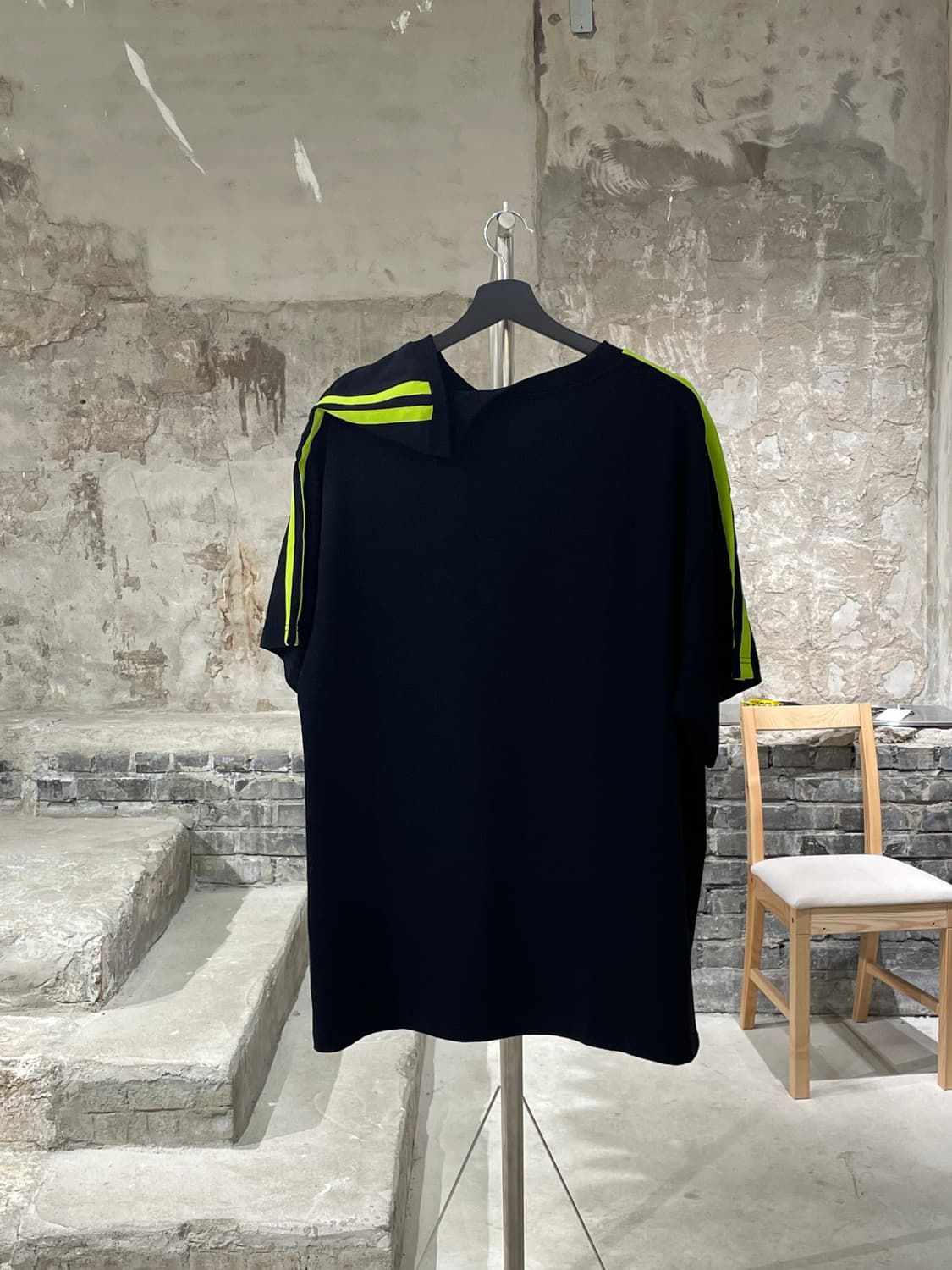와이 프로젝트 21S/S 블랙 라임 클립 숄더 하프티 상품이미지6