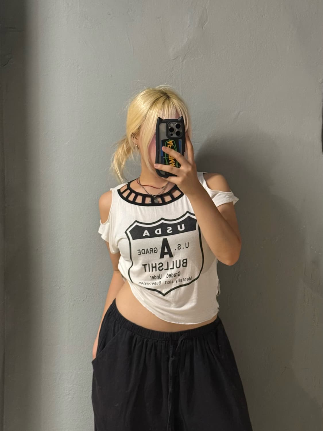 back printing off-shoulder top 상품이미지2