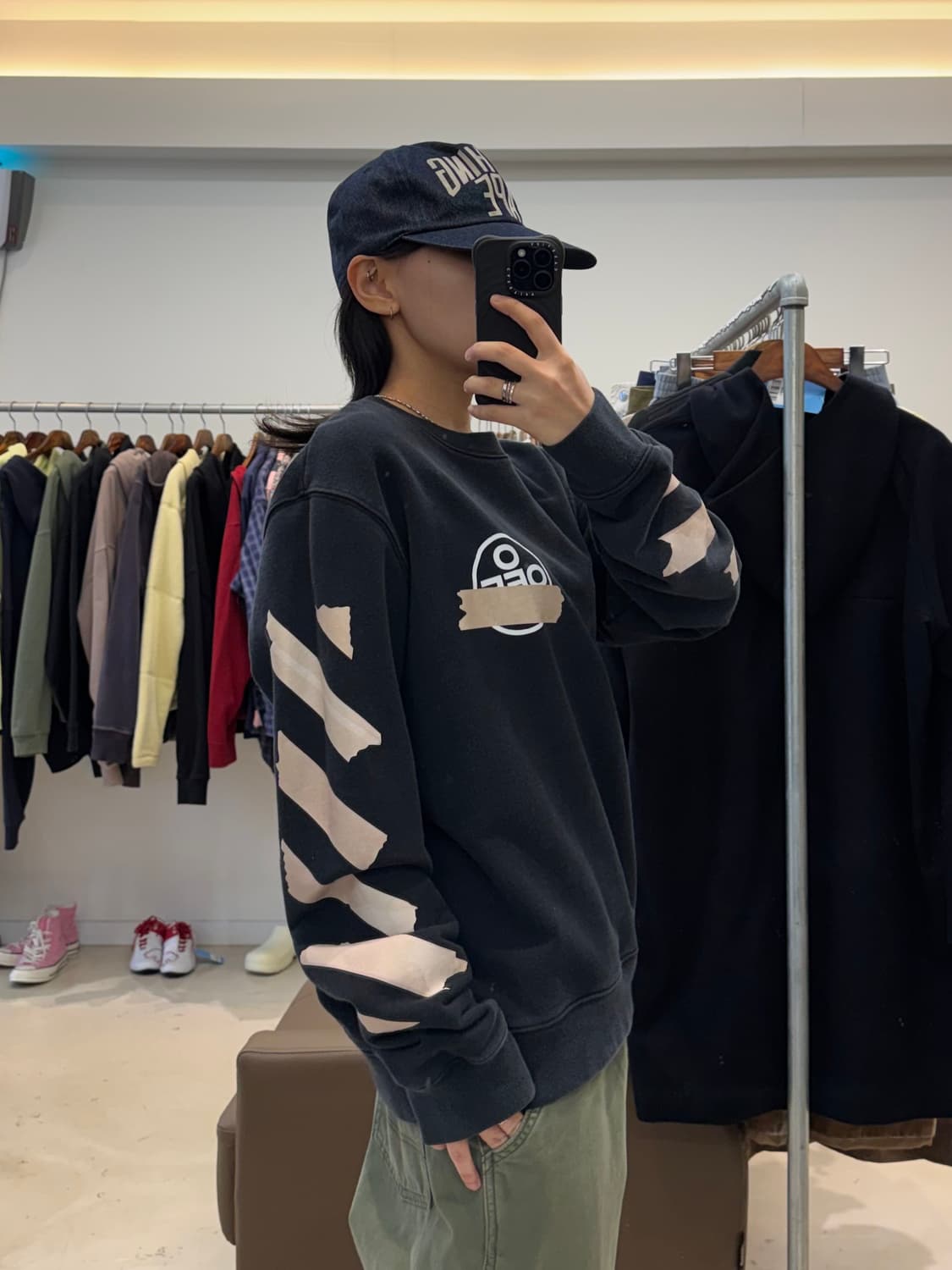 오프화이트 테이프 애로우 맨투맨 상품이미지6