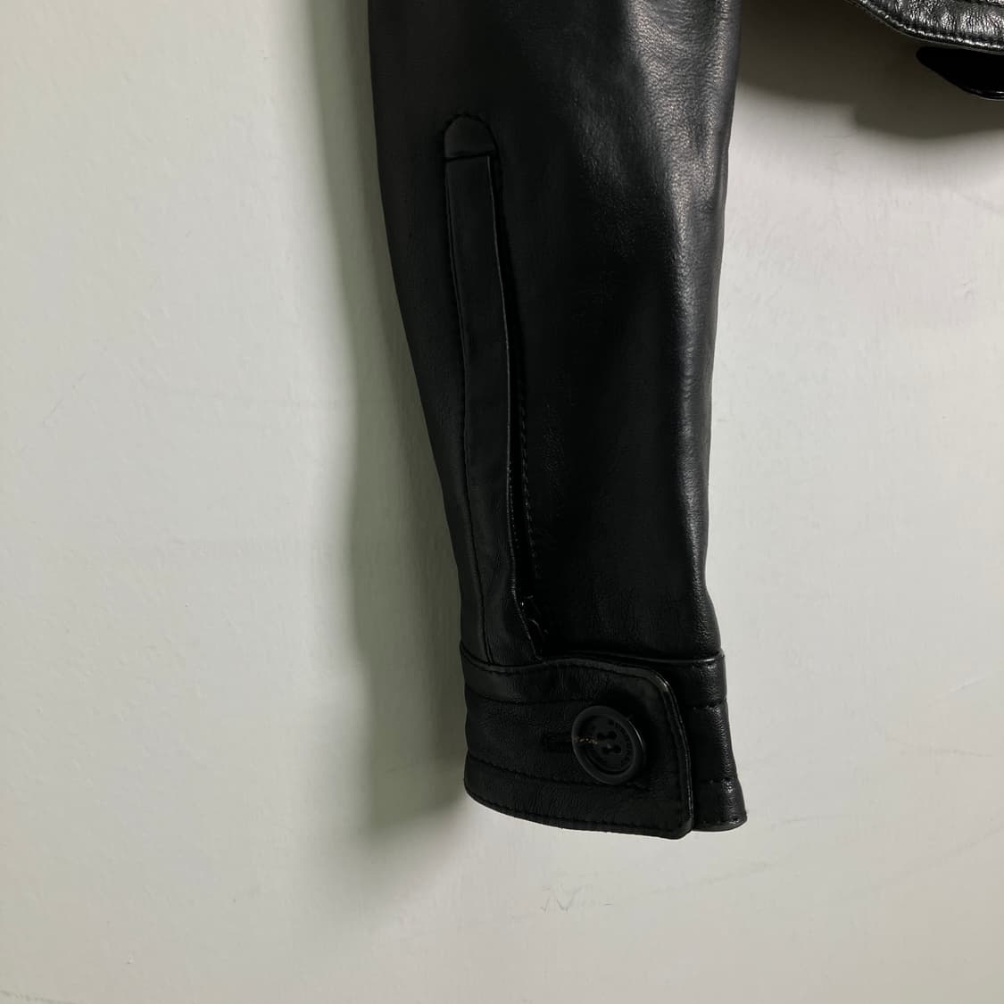 버버리 프로섬 블랙 크롭 레더 자켓 36 상품이미지9