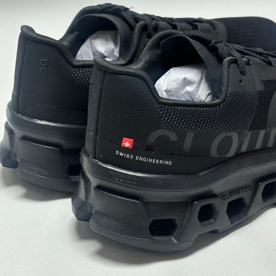 (270)온 러닝 클라우드몬스터 올 블랙 러닝화 새제품 상품이미지2