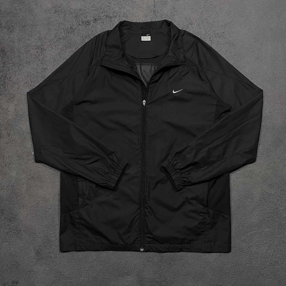 나이키 올블랙 바람막이 상품이미지1
