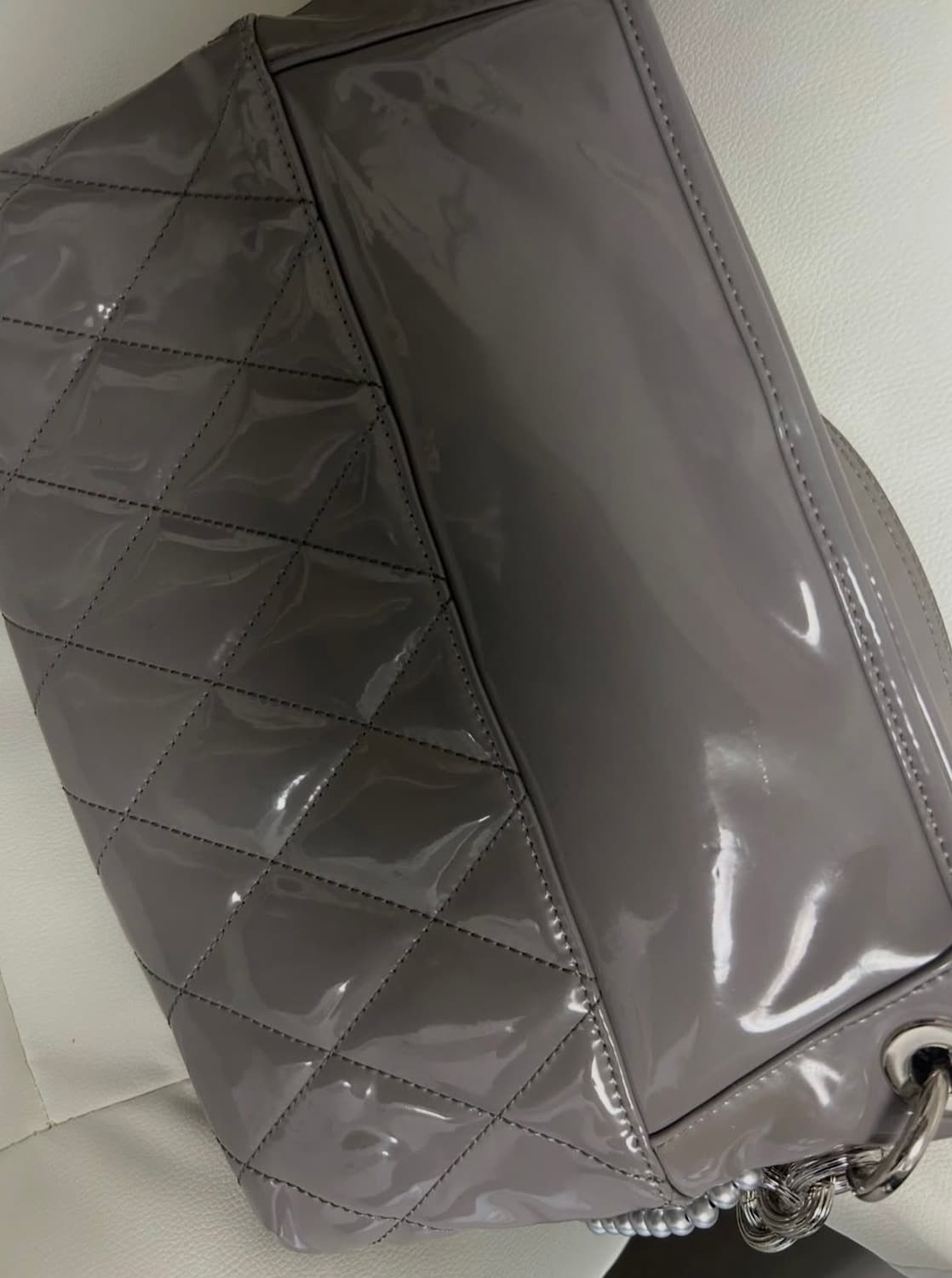 ⭐️🧚🏻‍♀️레어))Coach 그레이 에나멜 숄더백 상품이미지4