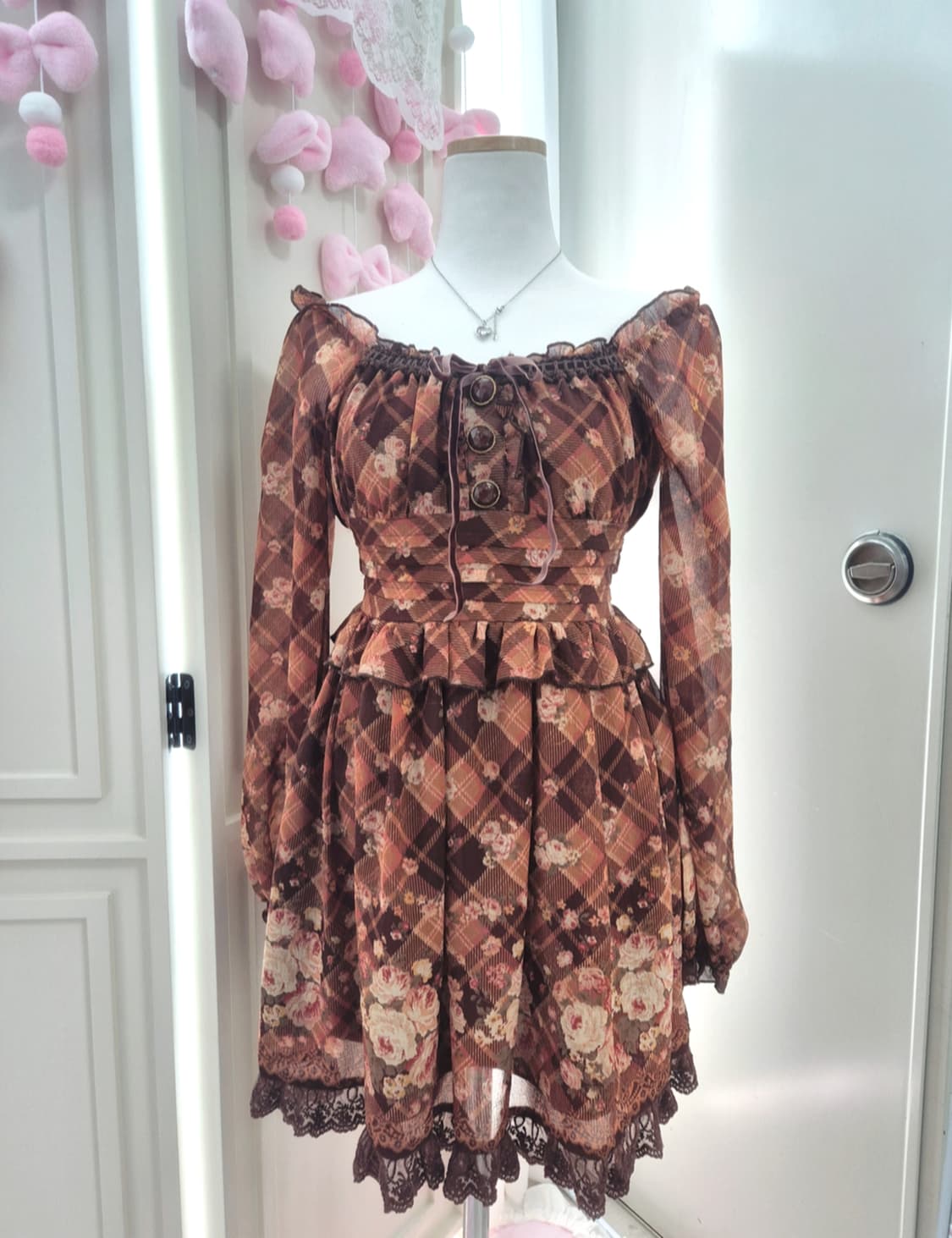 LIZLISA 리즈리사 라떼갸루 히메갸루 플로럴 오프숄더 미니 원피스 상품이미지2