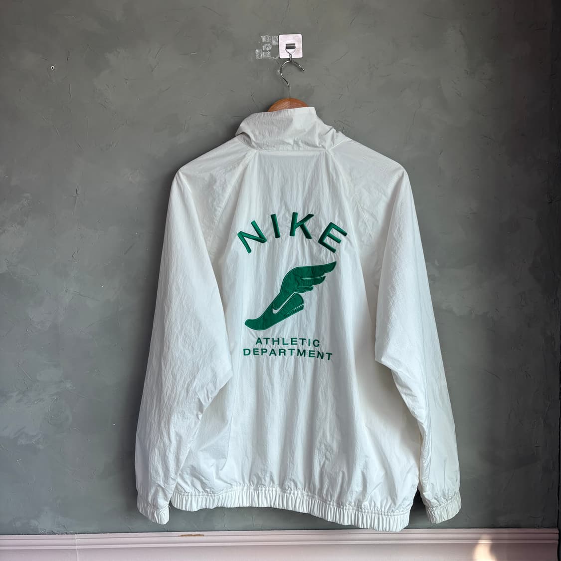 나이키 애슬래틱 백로고 우븐 바람막이 화이트 상품이미지7