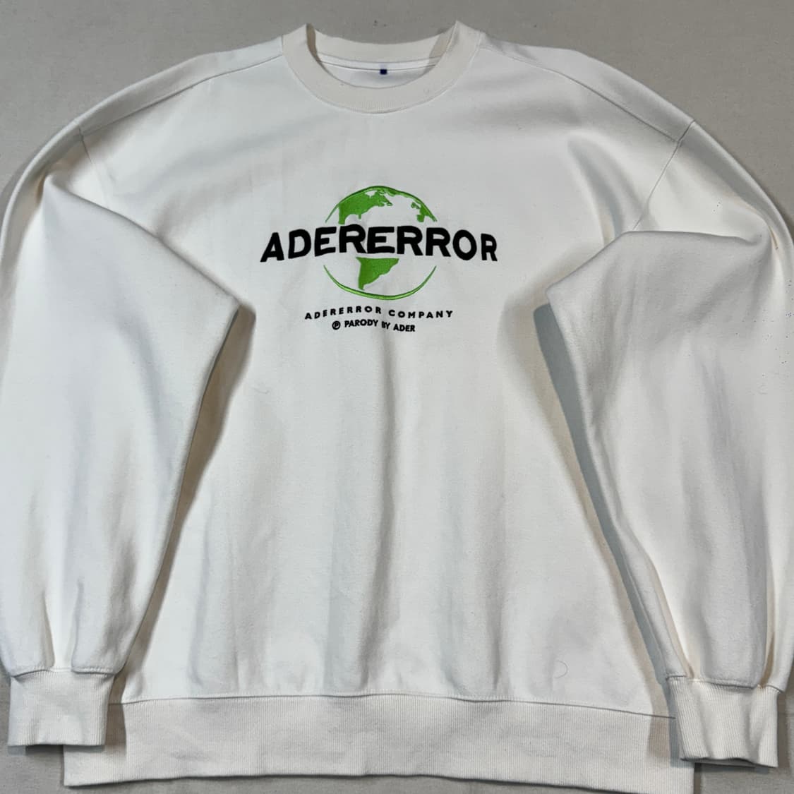 A1) 아더에러 유니버셜 스펠로고 맨투맨 티셔츠 상품이미지2