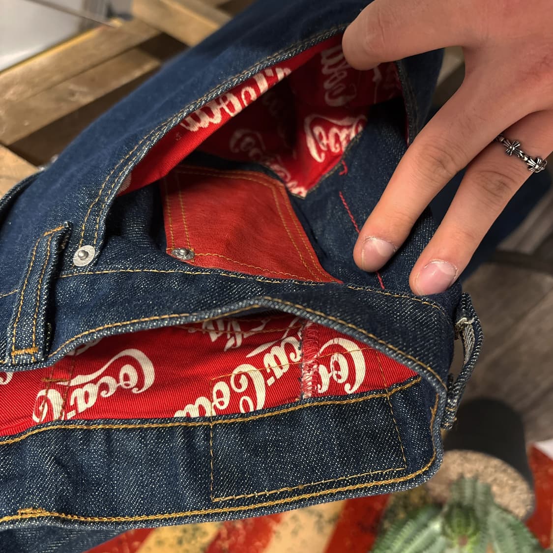 리바이스X코카콜라 레더포켓 3D 커브드진 인디고 데님팬츠 N395 상품이미지7