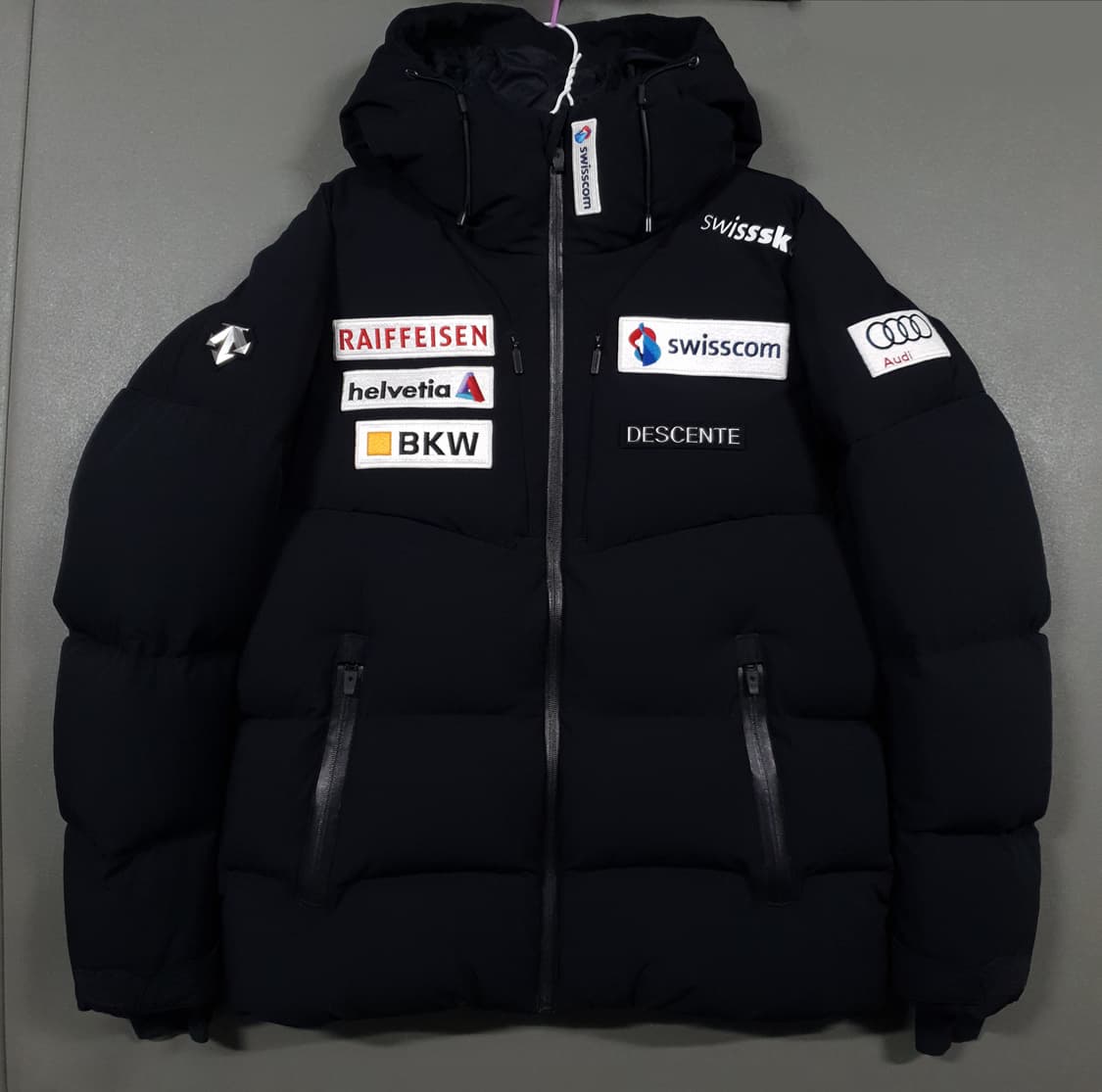 M (95) 데상트 스위스 스키 후드형 헤비 대장급 덕다운 자켓 블랙 상품이미지1