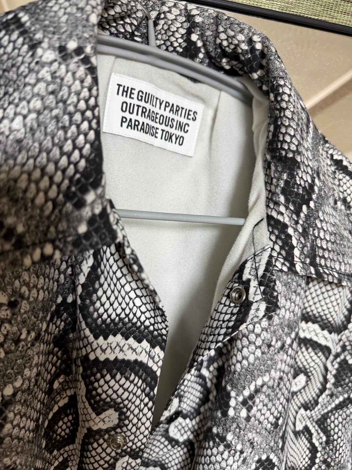 와코마리아 뱀피 코치자켓 상품이미지3