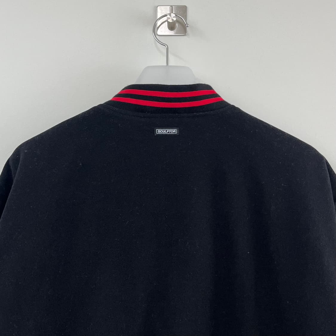 스컬프터 SCULPTOR 울 모노그램 블랙 바시티 자켓 상품이미지5