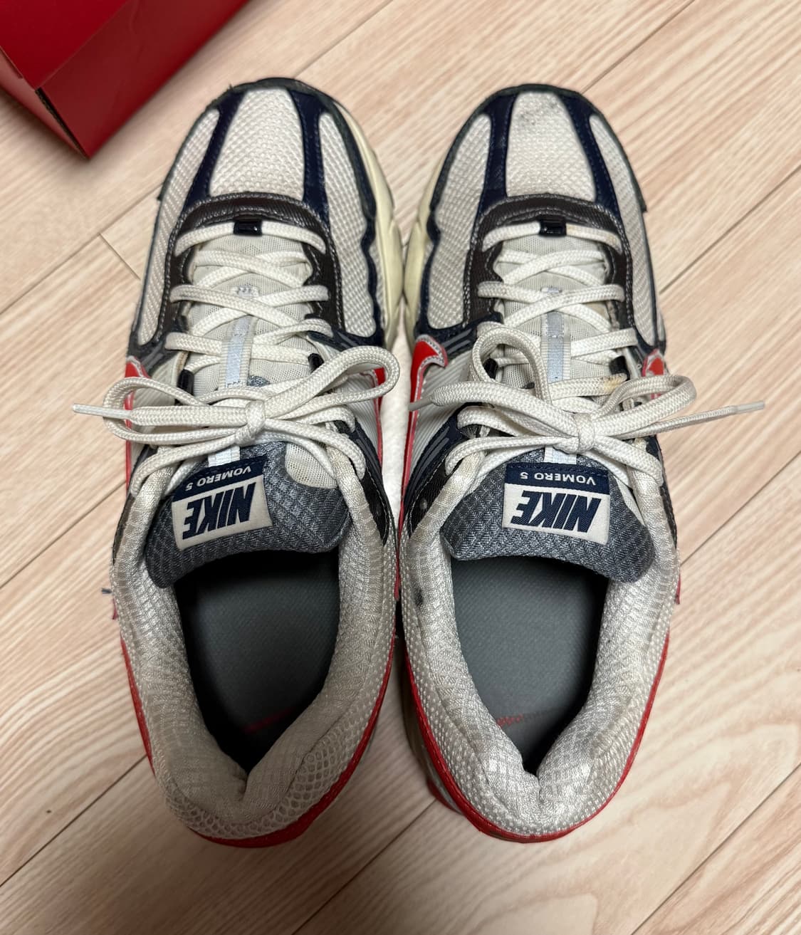 나이키 줌 보메로5 포톤 더스트 피칸테 레드 280사이즈 상품이미지2