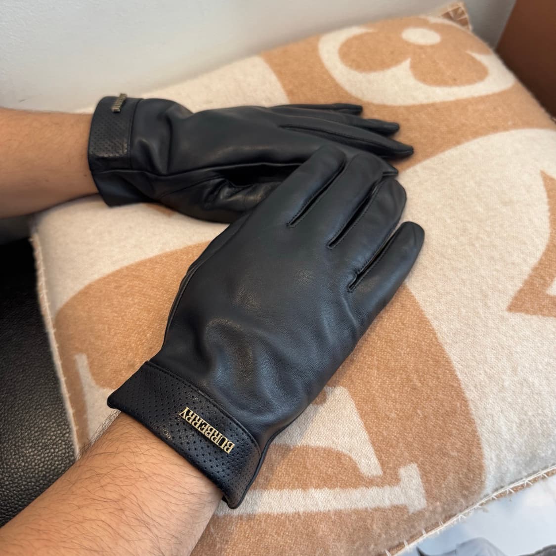 버버리 장갑 가을 겨울 보온 클래식 심플
 상품이미지2