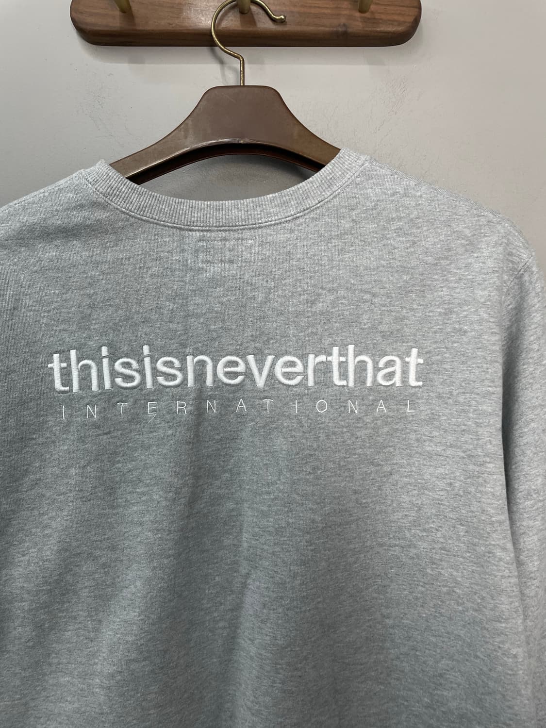 디스이즈네버댓 백로고 그레이 맨투맨 H1934 상품이미지6