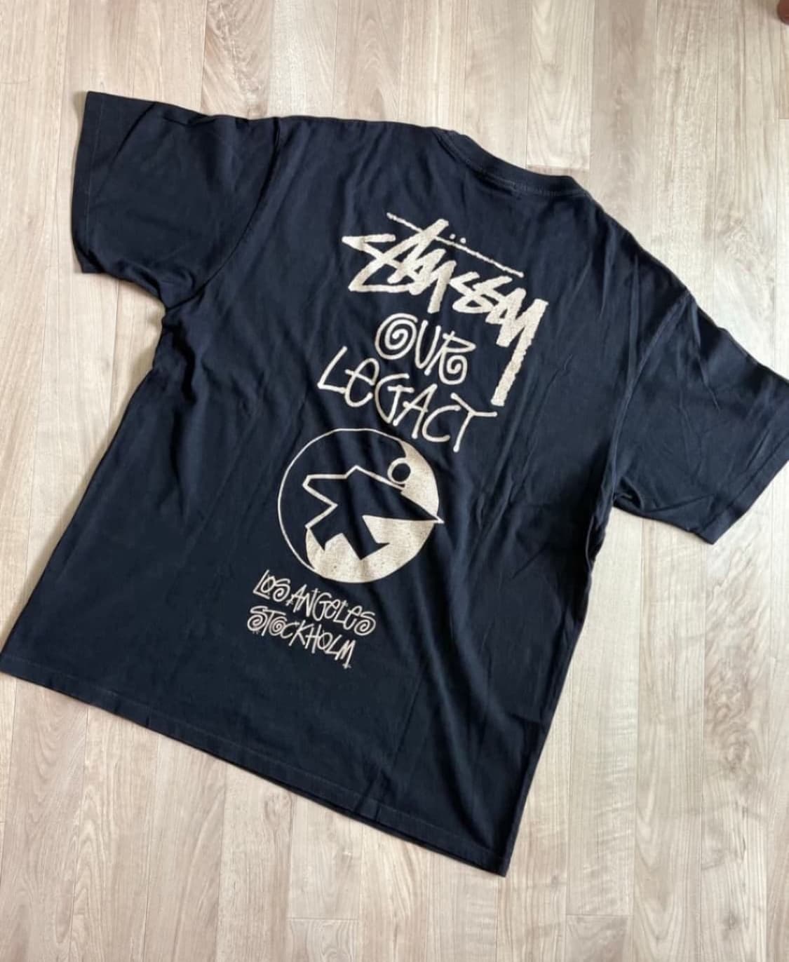 스투시 x 아워레가시 서프맨 피그먼트 다이드 티셔츠 블랙 상품이미지1