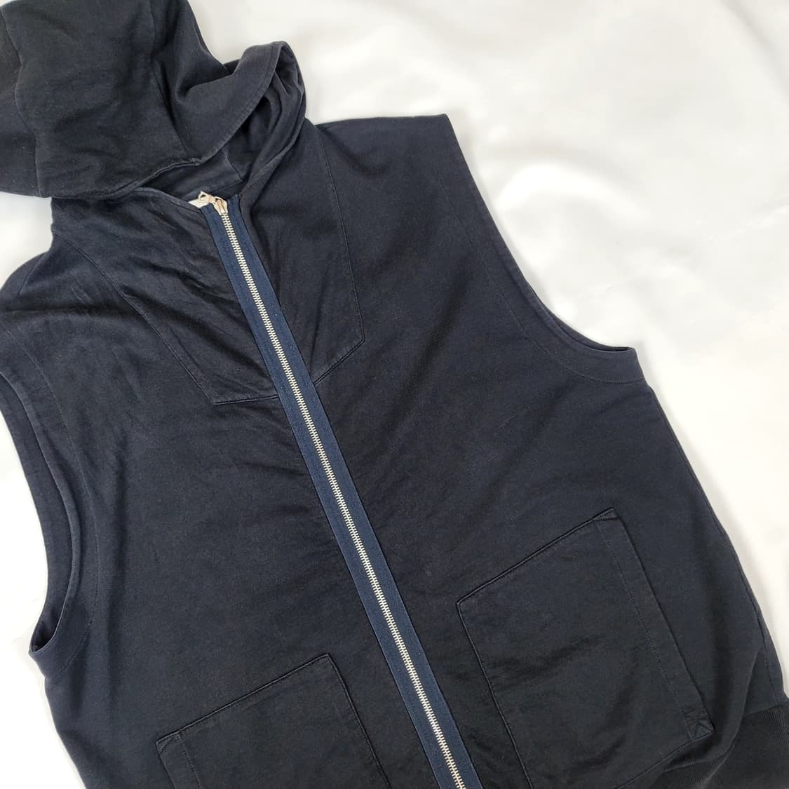 드리스반노튼후드조끼 상품이미지2