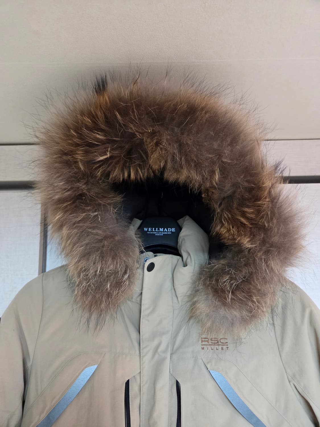 밀레 남녀공용 다운 패딩 95 베이지 상품이미지2