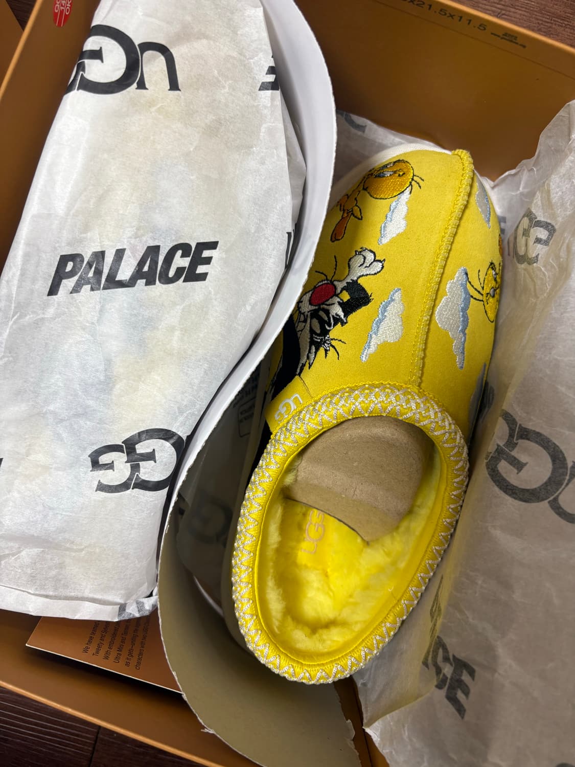 어그 x 팔라스 x 루니 툰 타스만 슬리퍼 옐로우 상품이미지1