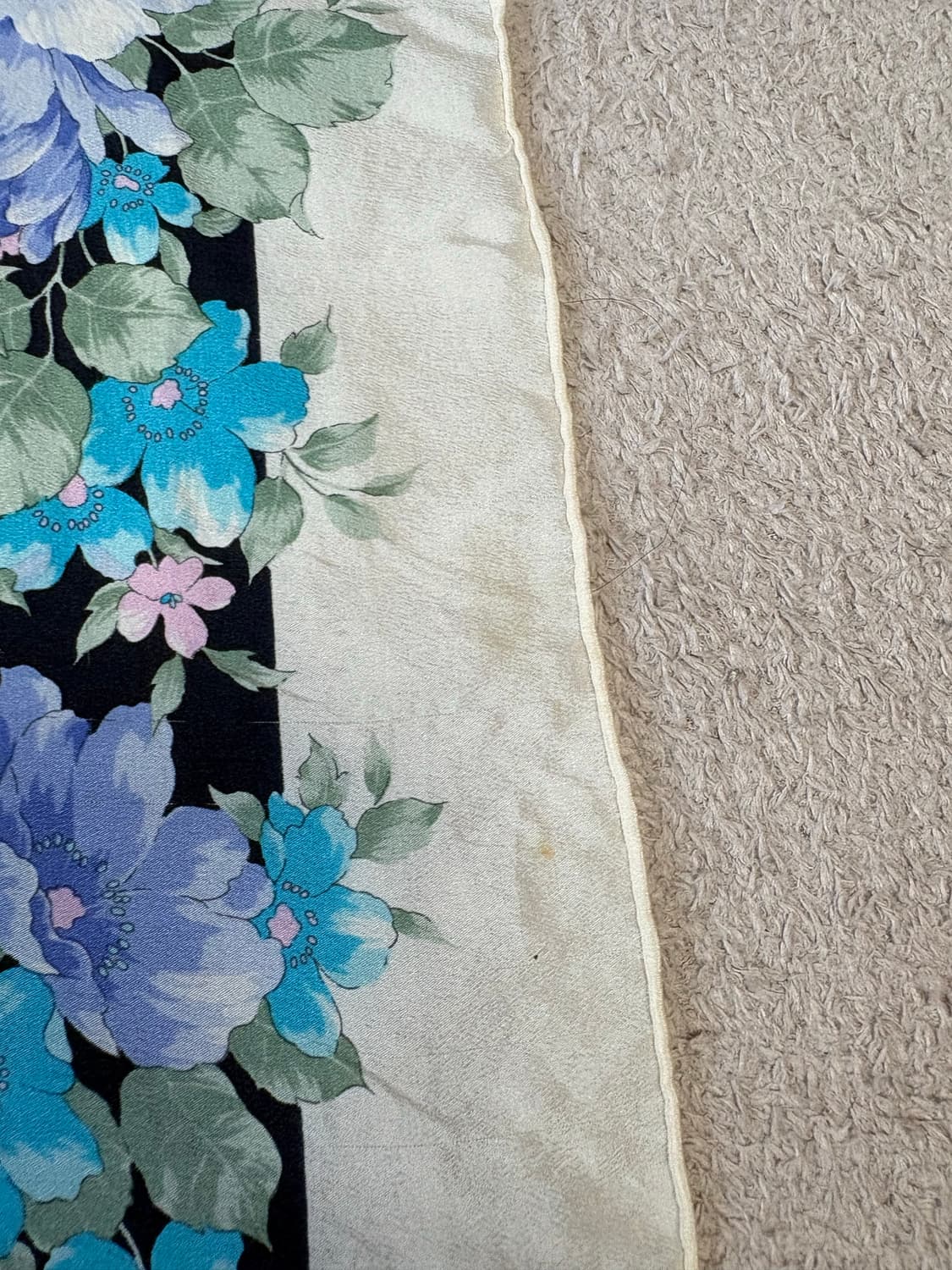 [정품] 입생로랑(YSL) 빈티지 플라워 쁘띠 스카프 상품이미지6