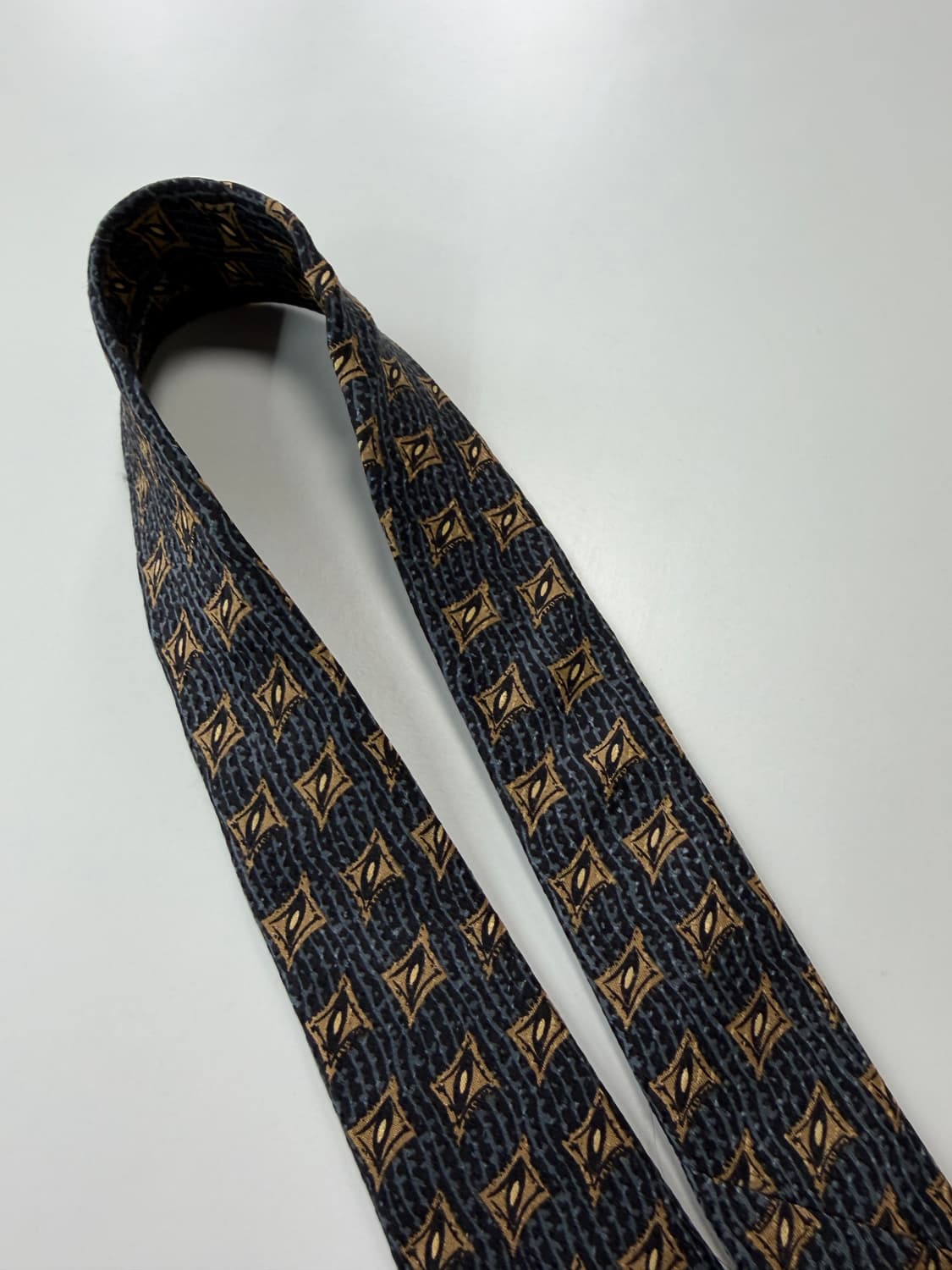 미치코런던(MICHIKO LONDON) 실크 넥타이 9cm 상품이미지7