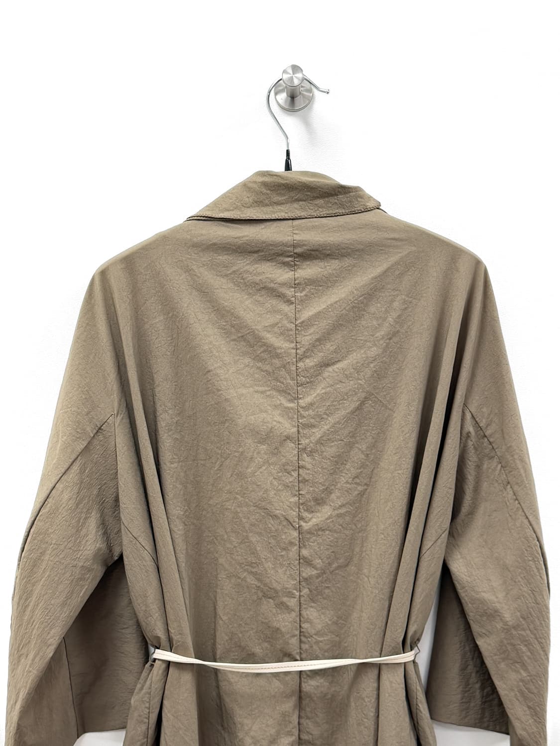 르베이지 라이트 카키 벨티드 롱 트렌치 코트 상품이미지5