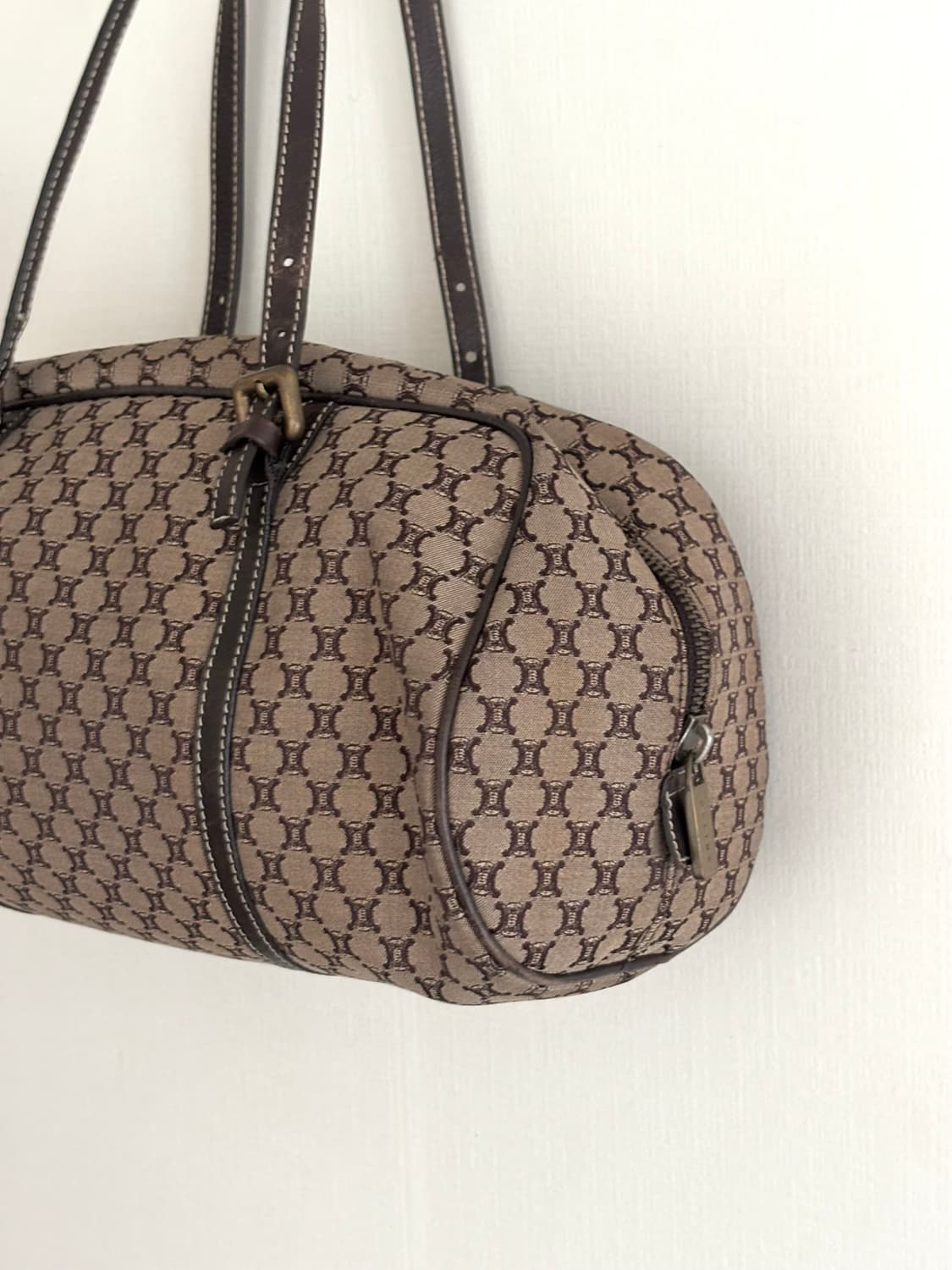 셀린느 마카담 캔버스 숄더백 상품이미지2