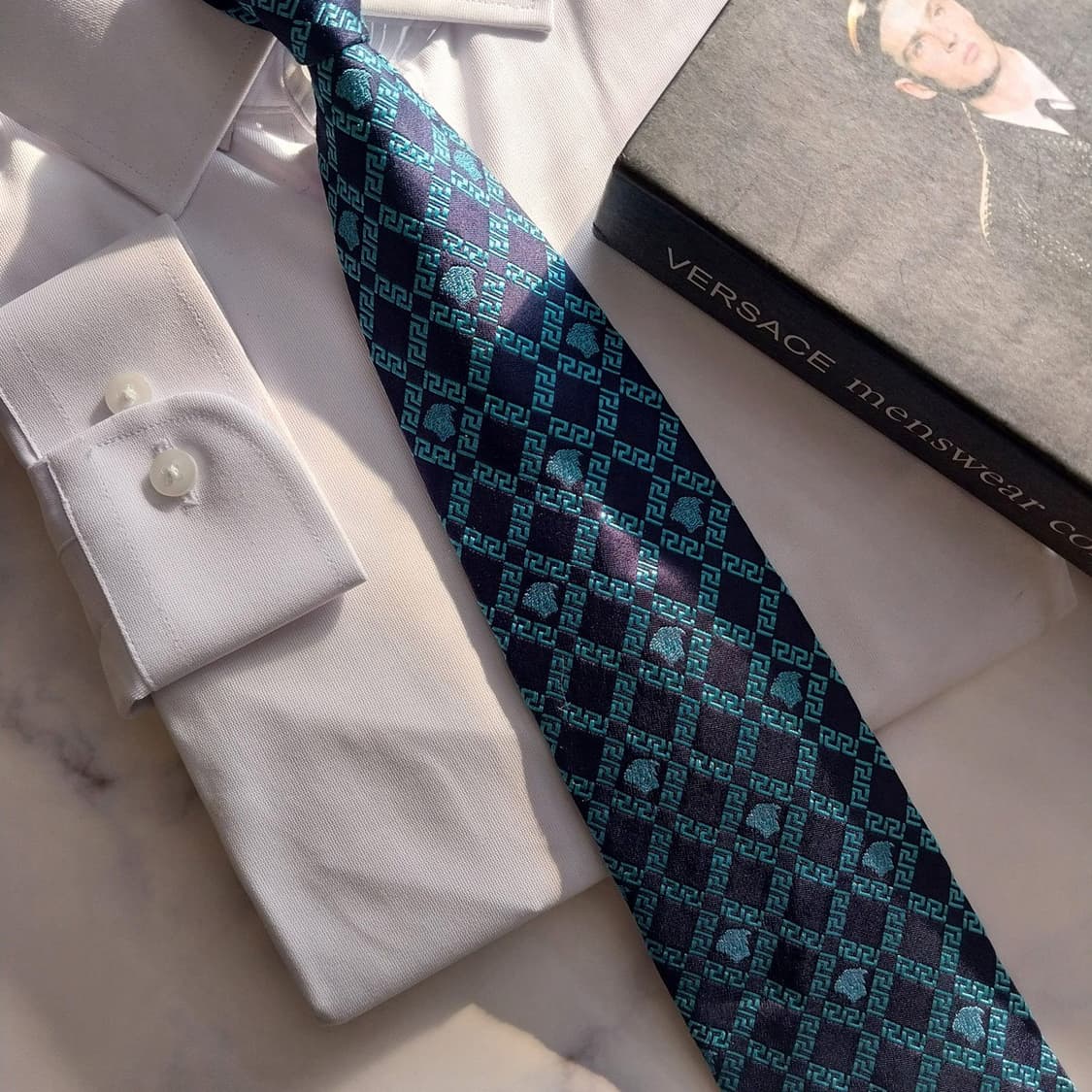 베르사체 실크 메두사 자수 패턴 넥타이 9.7cm A+등급 K1374
 상품이미지8