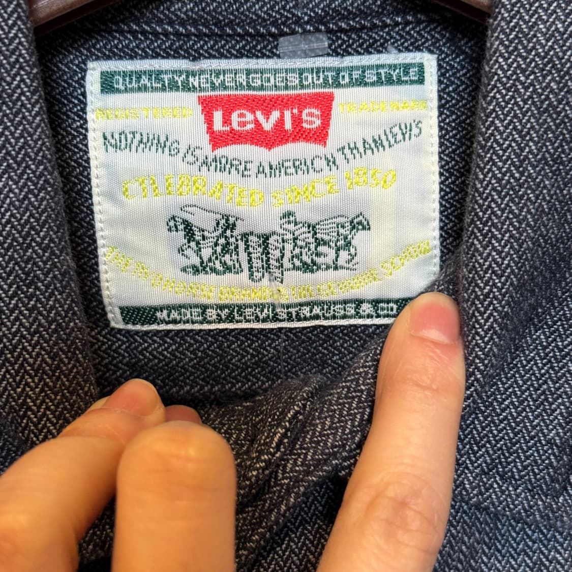 리바이스 헤링본 위빙 웨스턴 워크셔츠 플랩포켓 디테일 차콜 상품이미지5