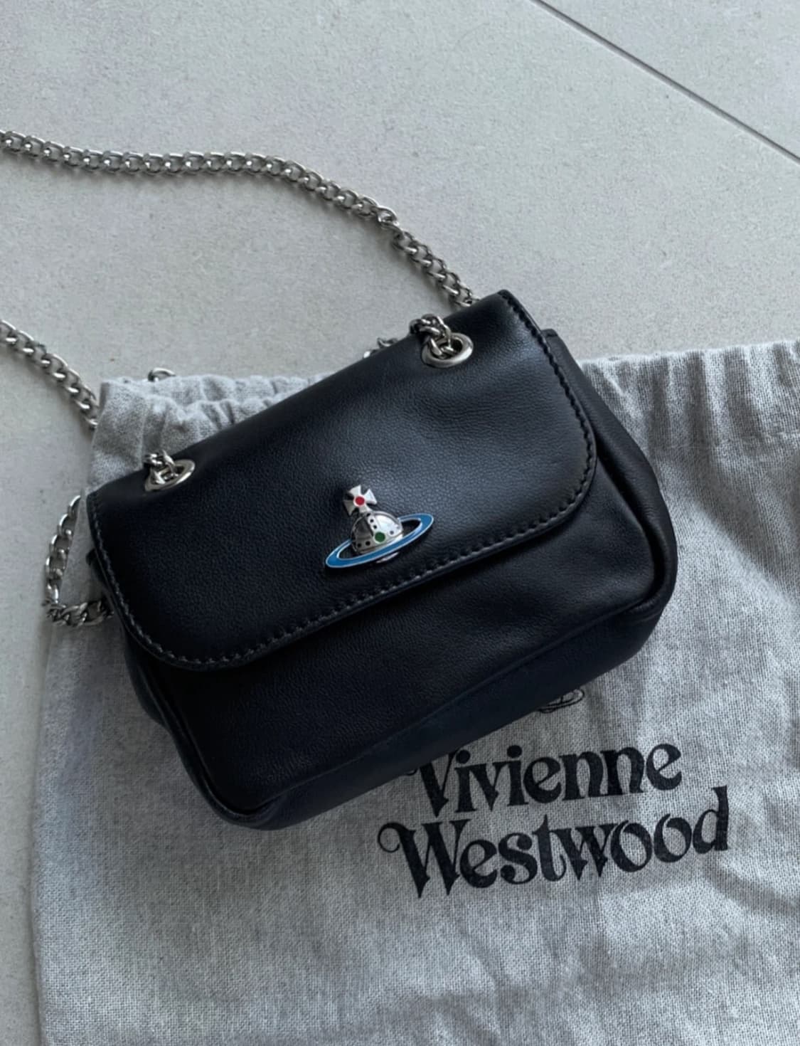 비비안웨스트우드 나파 스몰 펄스 체인 크로스백 상품이미지2