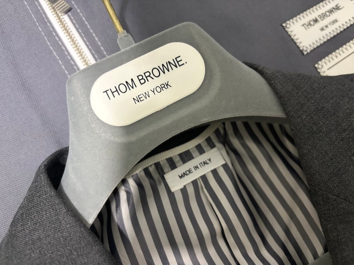 톰브라운 클래식 수트 다크그레이 2사이즈 상품이미지2