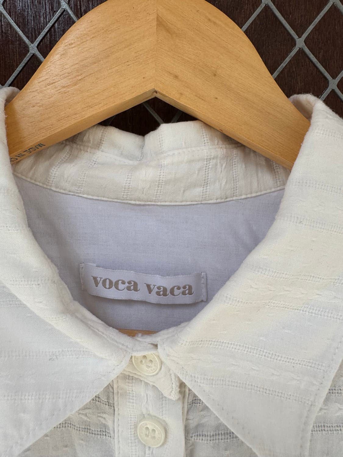 VOCA VACA 보카바카 화이트 스트라이프 루즈핏 자수 블라우스 셔츠 상품이미지6