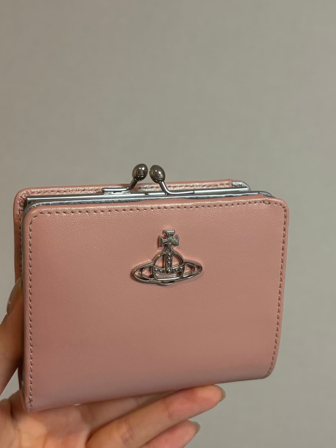 비비안웨스트우드 핑크실버 레더 반지갑 (희귀색상) 상품이미지5