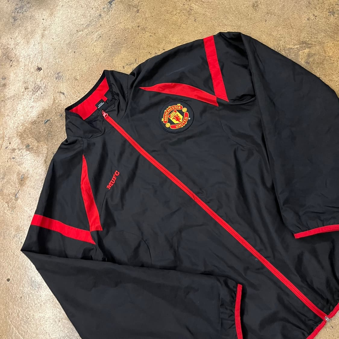 [정품/M] 맨체스터 유나이티드 MUFC 바람막이 블랙 b16 상품이미지1